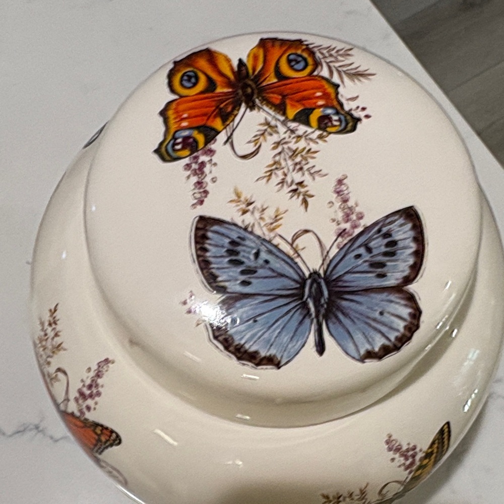 Butterfly Ceramic Jar - Picture 4 of 8